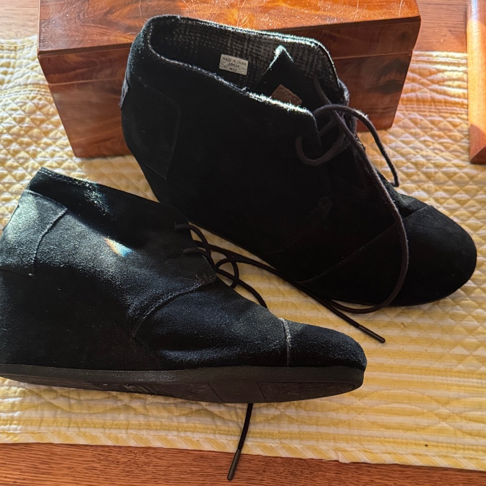 Toms Women's Black Lace Up Boots